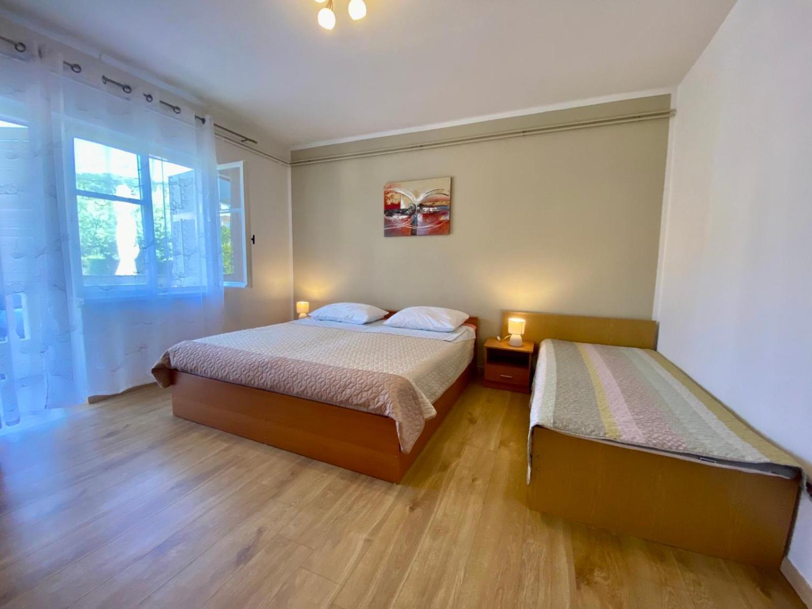 Apartmani Franciska Rab Town Exterior foto