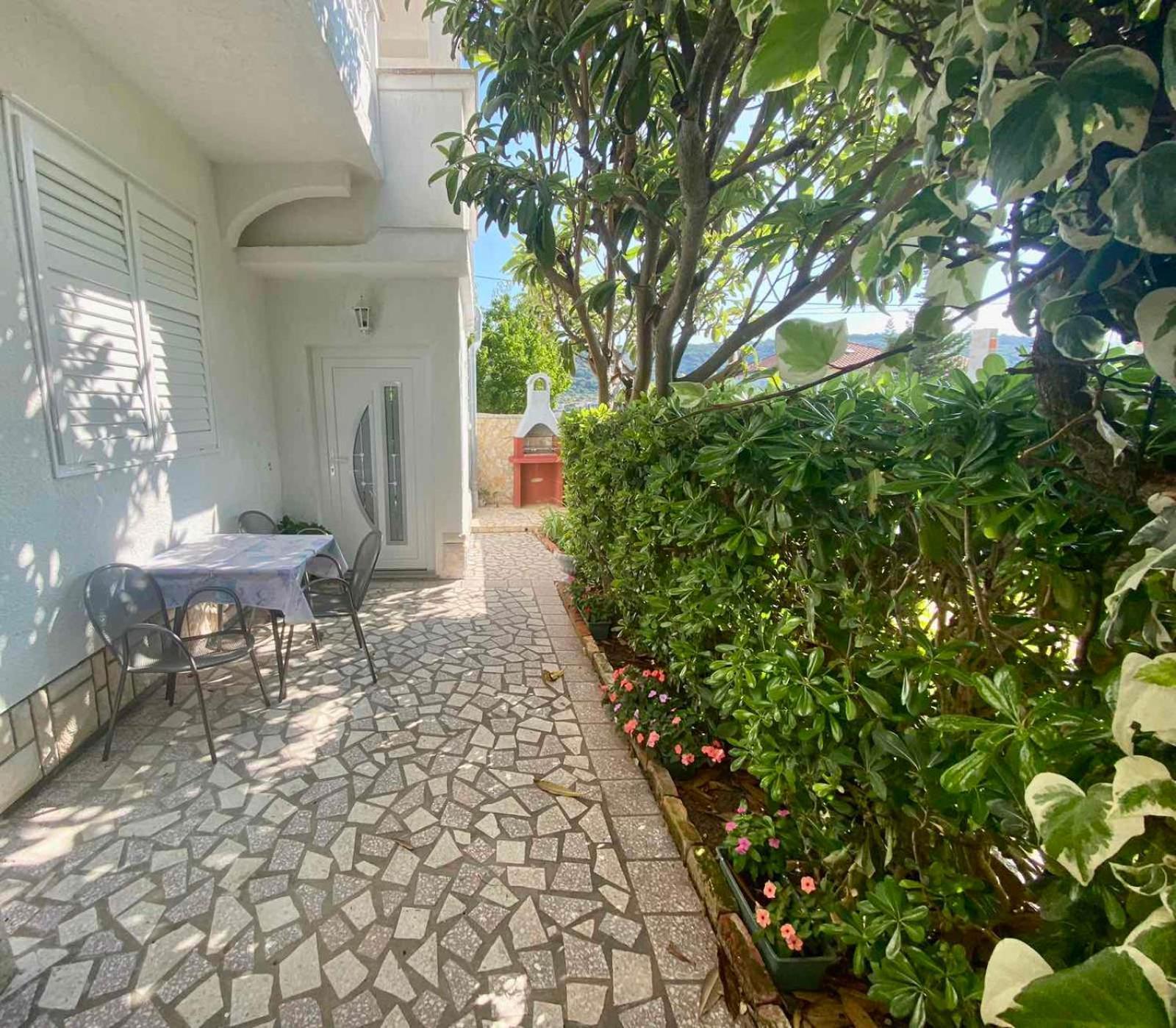 Apartmani Franciska Rab Town Exterior foto