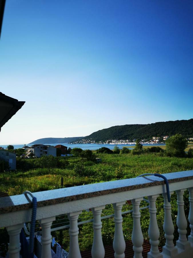Apartmani Franciska Rab Town Exterior foto