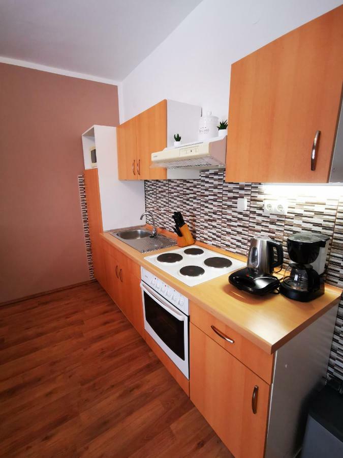 Apartmani Franciska Rab Town Exterior foto