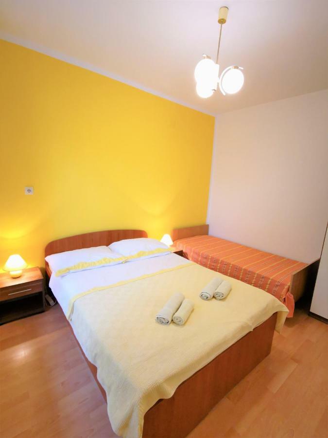 Apartmani Franciska Rab Town Exterior foto
