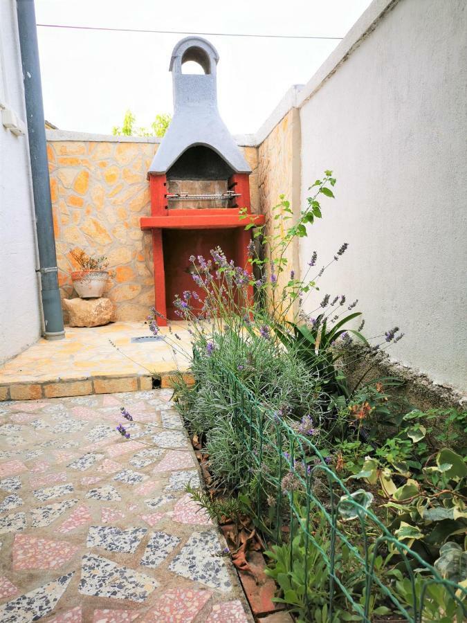 Apartmani Franciska Rab Town Exterior foto