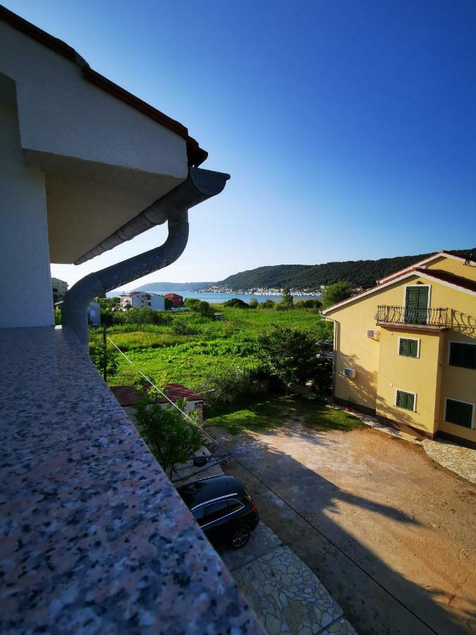 Apartmani Franciska Rab Town Exterior foto